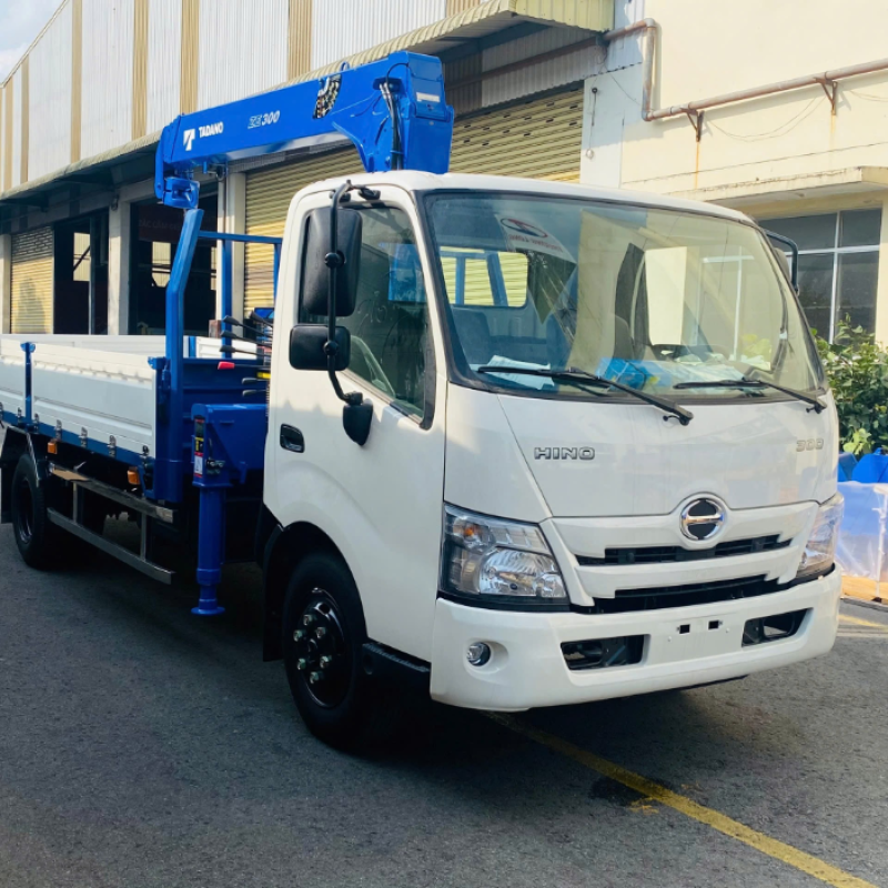 Xe Hino XZU730 Euro V gắn cẩu 3 tấn